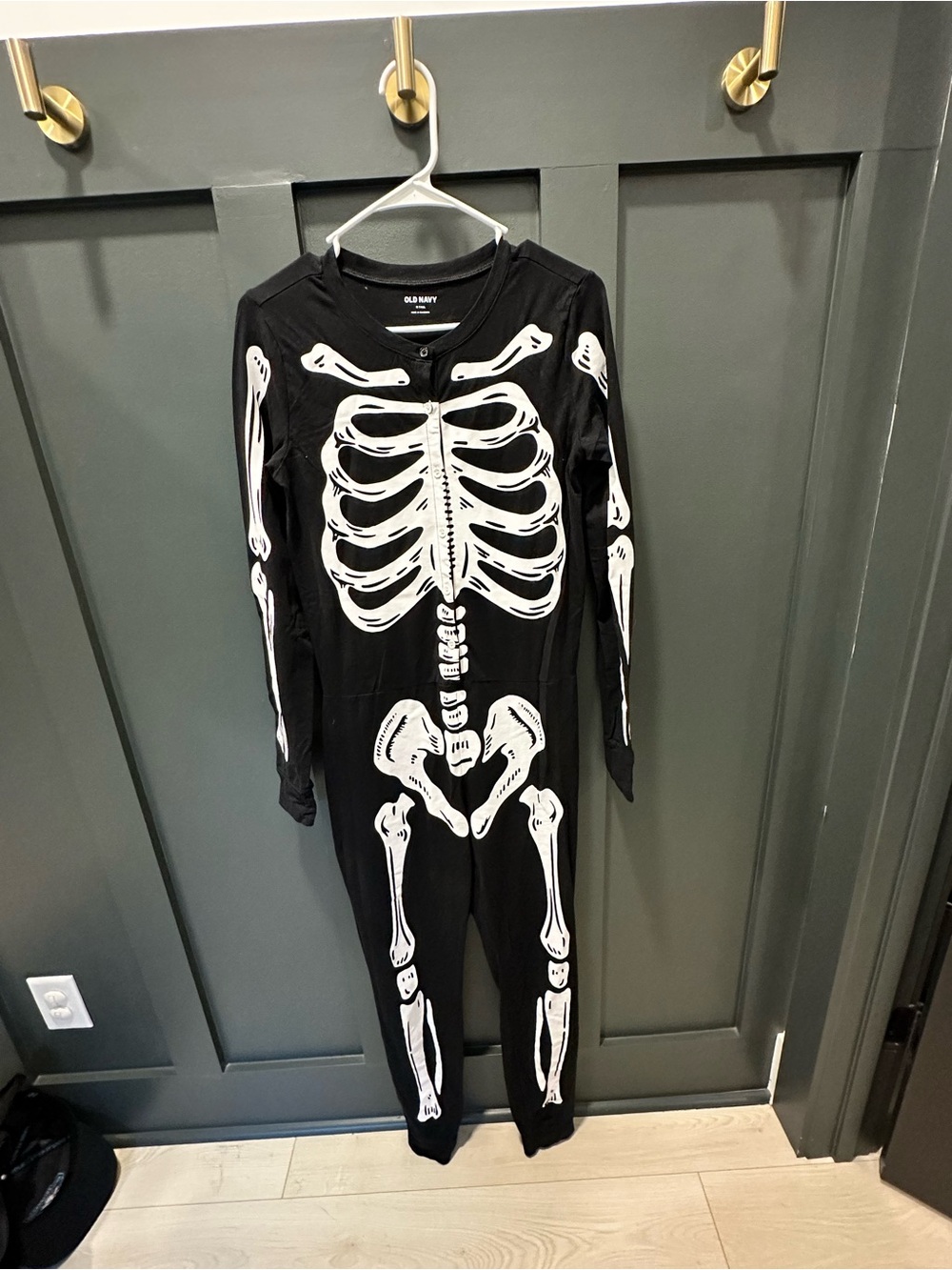 Old Navy Women’s Black and White Kids Skeleton One-Piece Pajamas/costume